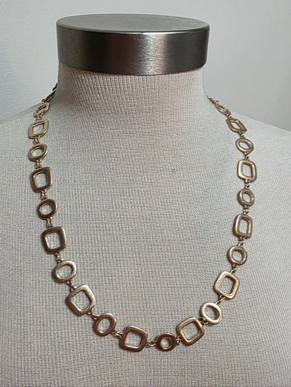 NWT Open Linked Geometric Goldtone Necklace